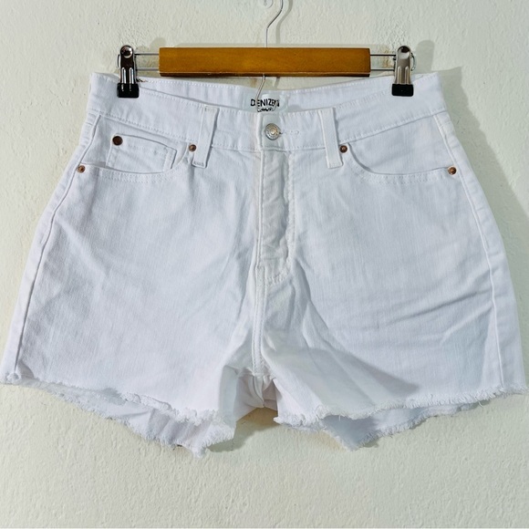 Denizen From Levi's High Rise Jean Shorts Raw Hem Women Size 10 White Pockets - Picture 1 of 9